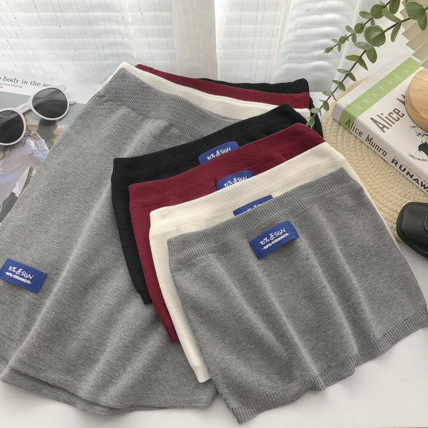 Két részből álló női szett - melltartó és szoknya