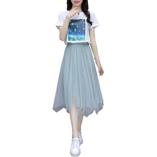 Uue mudeli naiste komplekt asümmeetrilisest seelikust ja lühikeste varrukatega T-särgist