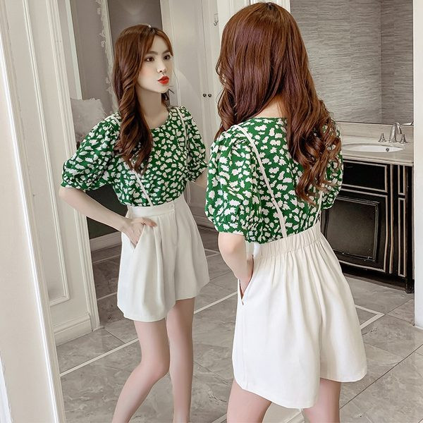 Nyári alkalmi szett - blúz és rövidnadrág