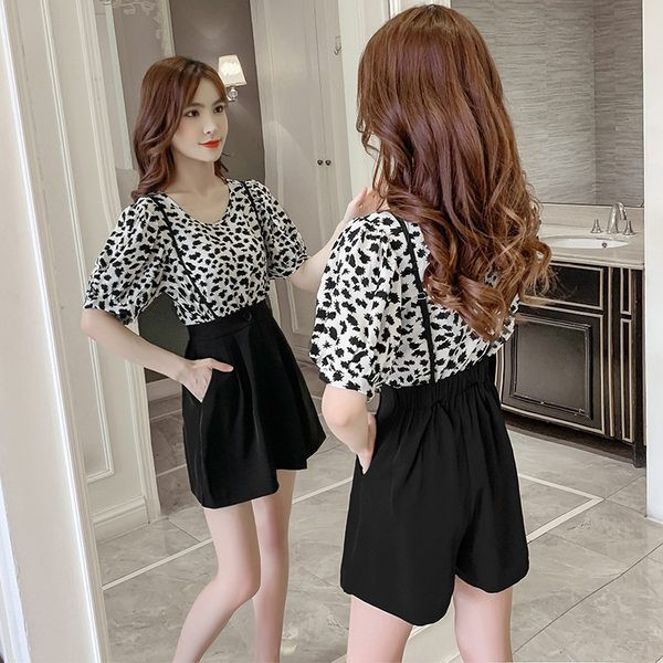 Nyári alkalmi szett - blúz és rövidnadrág