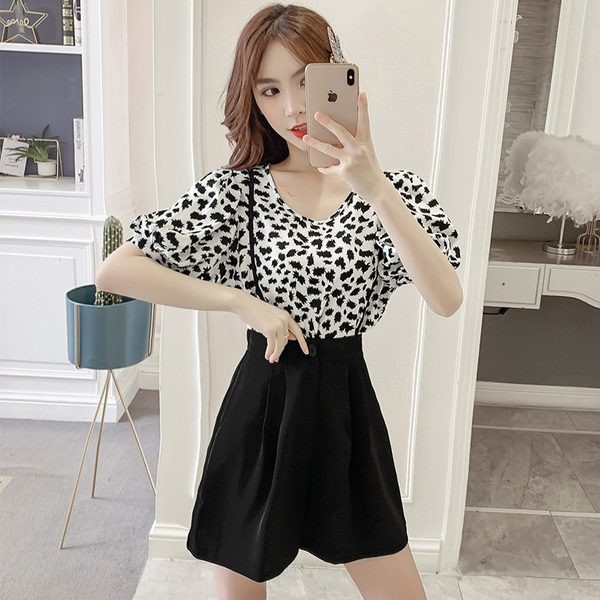 Nyári alkalmi szett - blúz és rövidnadrág