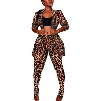 Naiste kaheosaline jakist ja pükstest koosnev komplekt igapäevaseks kasutamiseks