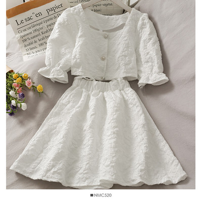 Kaasaegne naiste komplekt pitsi ja nööpidega