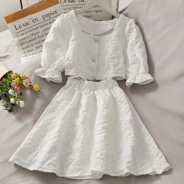 Kaasaegne naiste komplekt pitsi ja nööpidega