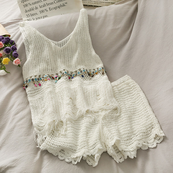 Naiste komplekt kahest osast - lühikesed püksid ja topp