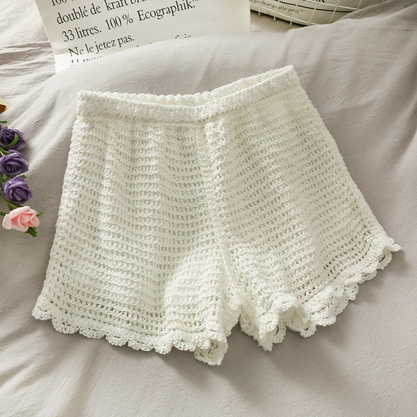 Naiste komplekt kahest osast - lühikesed püksid ja topp