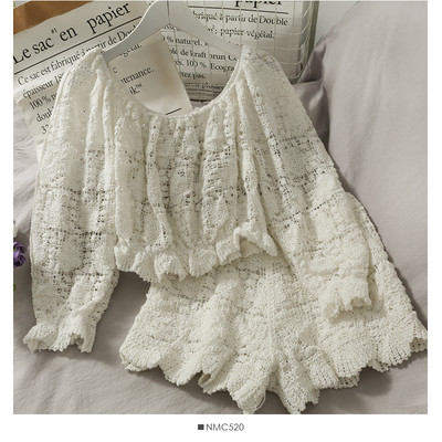 Sieviešu komplekts no divām daļām - šorti un blūze