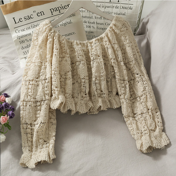 Sieviešu komplekts no divām daļām - šorti un blūze