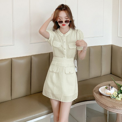 Modern női szett - gyöngyökkel díszített szoknya és ing