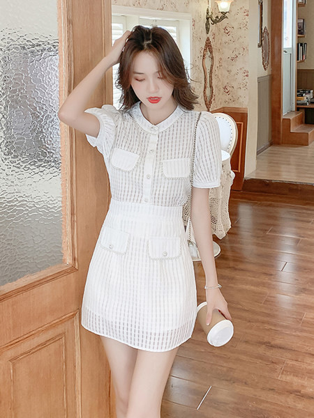 Modern női szett - gyöngyökkel díszített szoknya és ing