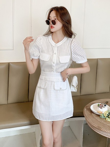 Modern női szett - gyöngyökkel díszített szoknya és ing