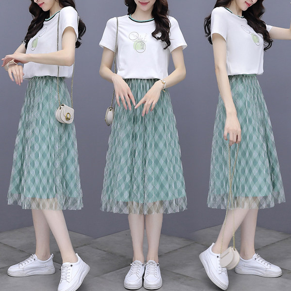 Új modell női póló szett kerek nyakkivágással és szoknyával