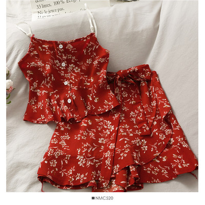 Jauna modeļa sieviešu komplekts un svārki