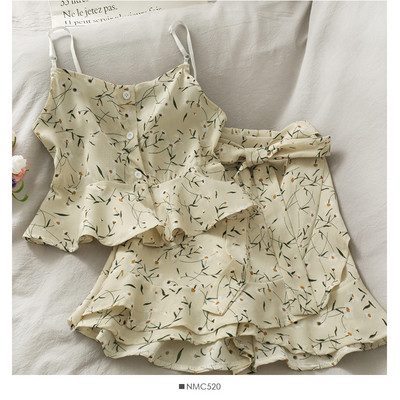 Jauna modeļa sieviešu komplekts un svārki