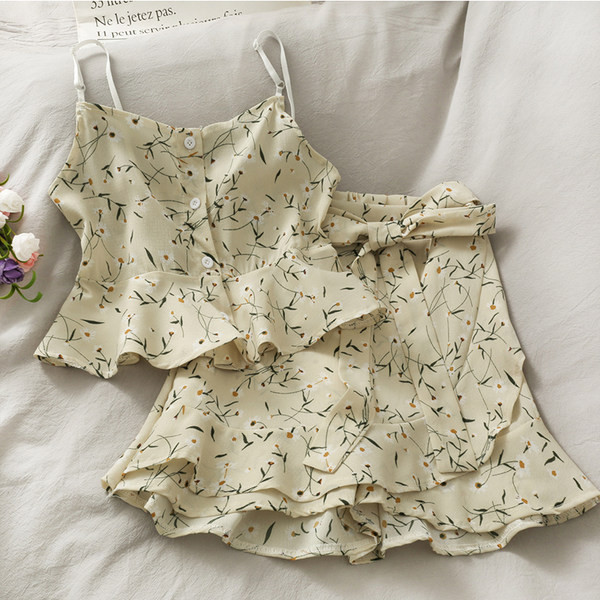 Jauna modeļa sieviešu komplekts un svārki