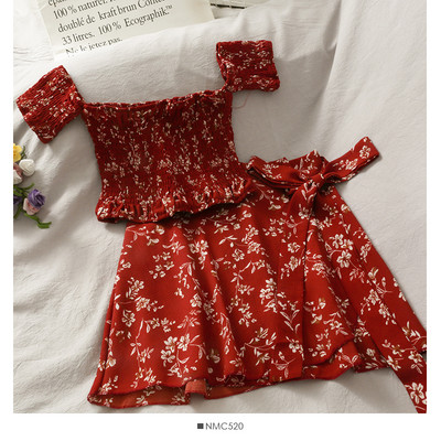 Dienas komplekts no divām daļām - blūze un svārki