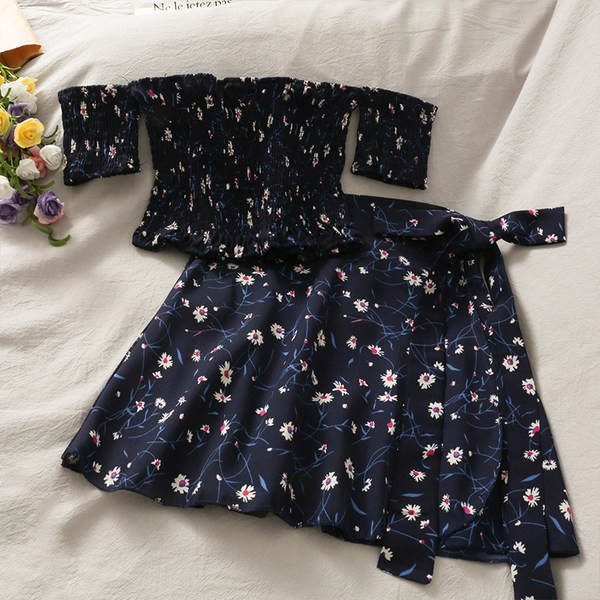 Dienas komplekts no divām daļām - blūze un svārki