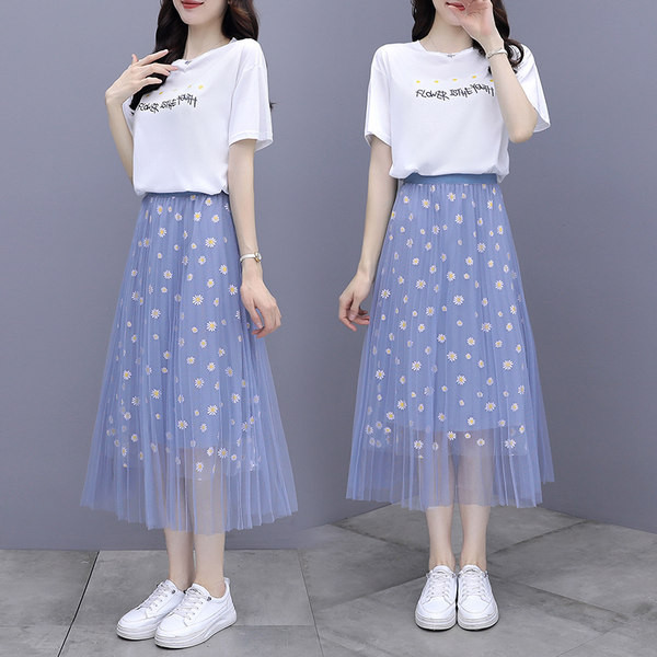 Καθημερινό γυναικείο σετ από δύο μέρη - φούστα και μπλουζάκι με κοντά μανίκια