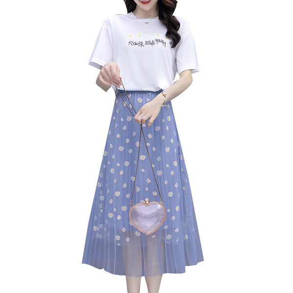 Καθημερινό γυναικείο σετ από δύο μέρη - φούστα και μπλουζάκι με κοντά μανίκια