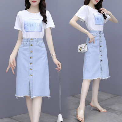 Naiste igapäevane komplekt kaheosalisest T-särgist ja nööpidega teksaseelikust