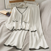 Kahest osast koosnev igapäevane komplekt - nööpide ja taskutega