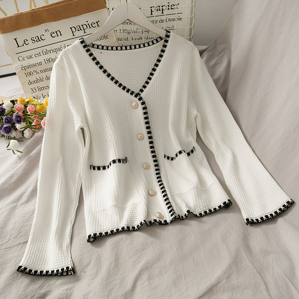 Kahest osast koosnev igapäevane komplekt - nööpide ja taskutega