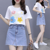 Moodne naiste kaheosaline lillemotiivi ja teksaseelikuga T-särk