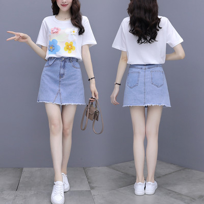 Moodne naiste kaheosaline lillemotiivi ja teksaseelikuga T-särk