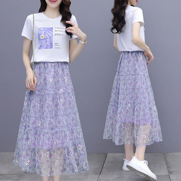 Jauna modeļa sieviešu komplekts no divu daļu T-krekla un piegrieztiem svārkiem