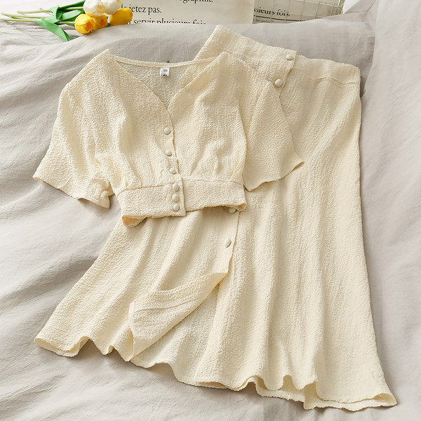 Vabaaja komplekt-pluus ja pikk seelik