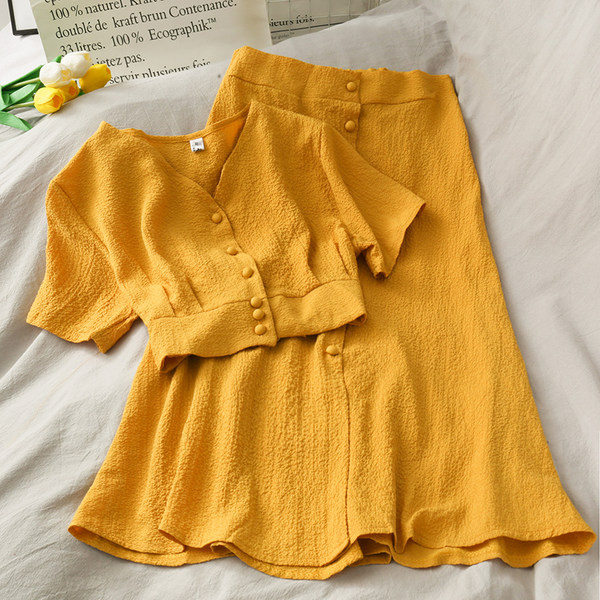 Vabaaja komplekt-pluus ja pikk seelik