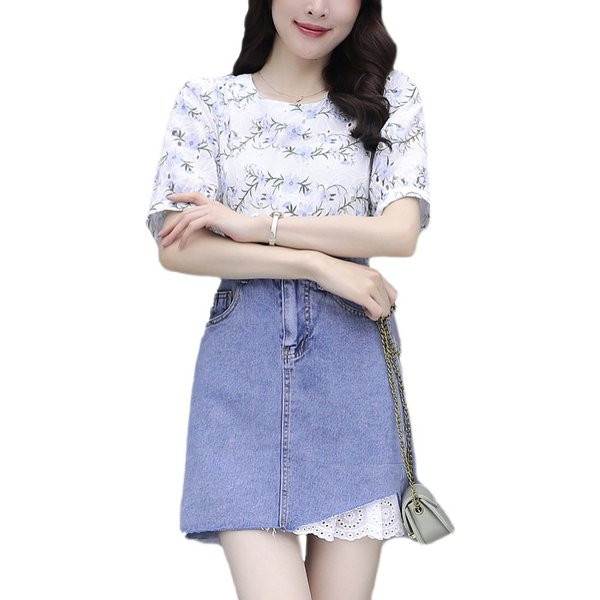 Moderns sieviešu komplekts no divām daļām - īsi džinsa svārki un blūze