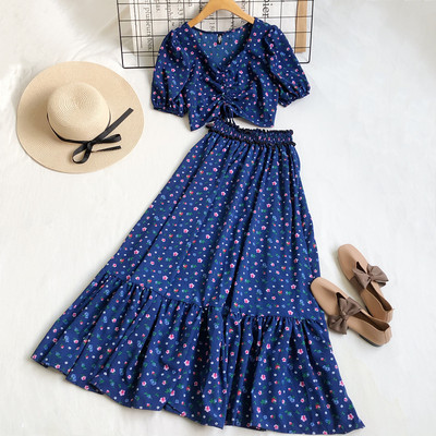 Sieviešu divdaļīgu svārku komplekts ar augstu vidukli un īsu topiņu ar saitēm