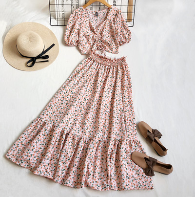 Sieviešu divdaļīgu svārku komplekts ar augstu vidukli un īsu topiņu ar saitēm