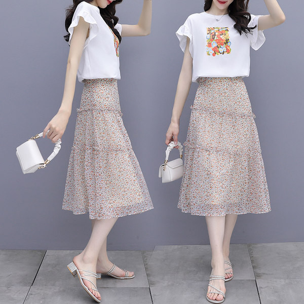 Alkalmi női blúz szett rátéttel és virágmintás szoknya