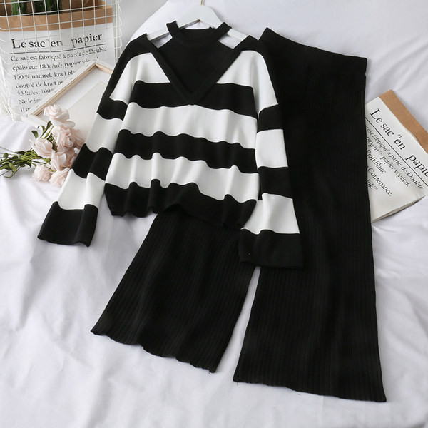 Moderns komplekts no divām daļām - bikses un blūze