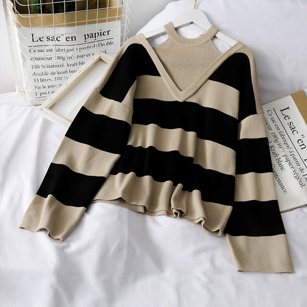 Moderns komplekts no divām daļām - bikses un blūze