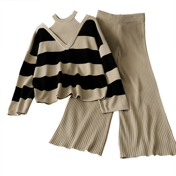 Moderns komplekts no divām daļām - bikses un blūze