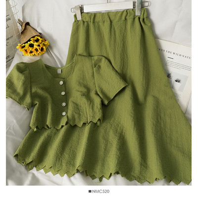 Sieviešu ikdienas komplekts-svārki un blūze ar pogām