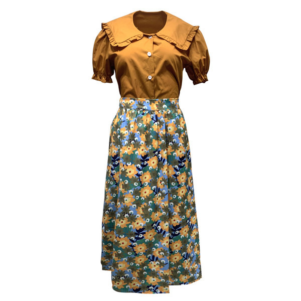 Moodne kaheosaline lillemotiivide ja nööpidega naiste komplekt