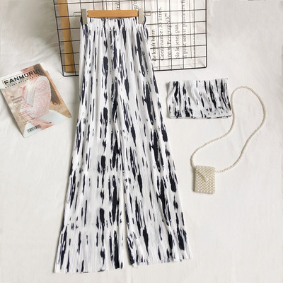 Naiste rinnakorvi ja pükste komplekt