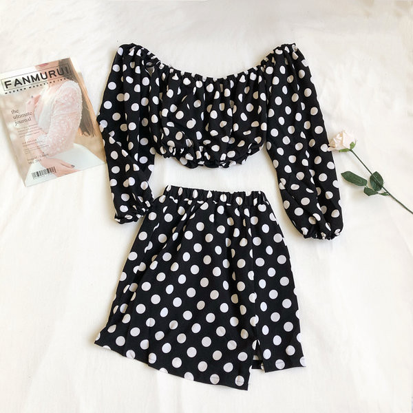 Női szett blúz leesett váll és magas derékú szoknya