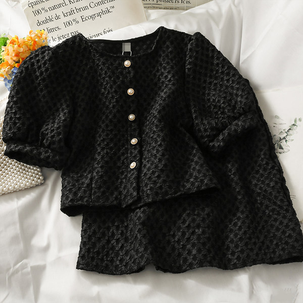 Uue mudeli naiste komplekt kahest osast - seelik ja särk