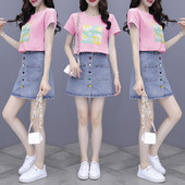 Naiste vabaaja aplikatsiooniga t-särgi ja nööpidega teksaseeliku komplekt