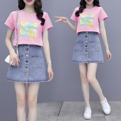 Naiste vabaaja aplikatsiooniga t-särgi ja nööpidega teksaseeliku komplekt