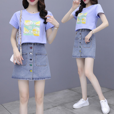 Naiste vabaaja aplikatsiooniga t-särgi ja nööpidega teksaseeliku komplekt