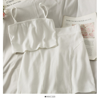 Moodne naiste komplekt kahest osast - lühike seelik ja topp