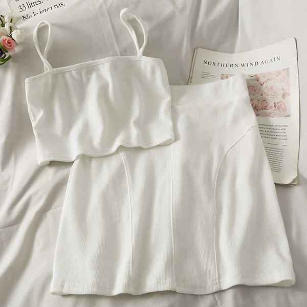 Moodne naiste komplekt kahest osast - lühike seelik ja topp