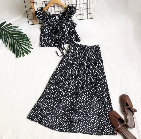 Naiste komplekt lühike pluus V-kaelusega ja pika seelikuga