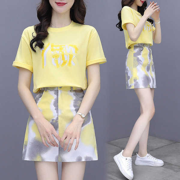 Uue mudeli naiste komplekt kahes värvitoonis T-särgist ja lühikesest seelikust